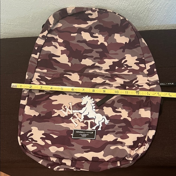 #1092+ Kendall & Kylie Camouflage Backpack - Picture 4 of 4